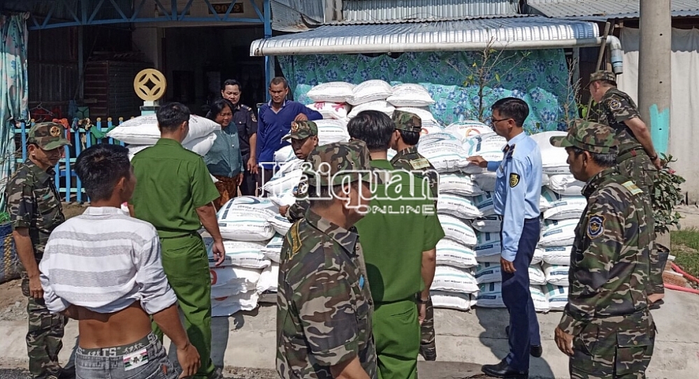 Phát hiện 5 tấn đường cát nhập lậu tại khu vực biên giới huyện Hồng Ngự